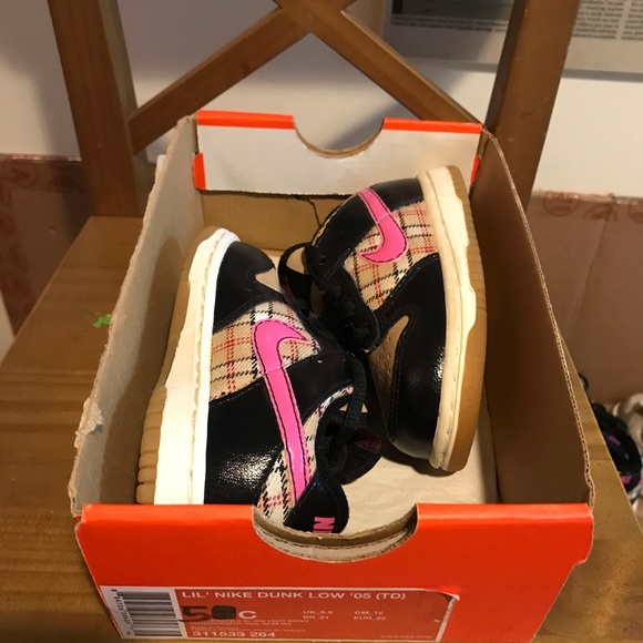 Nike Dunk Low Infant Size 5C Burberry Plaid - Picture 9 of 9